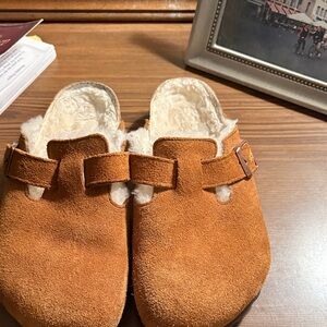 Birkenstock women’s Brown Suede shoes